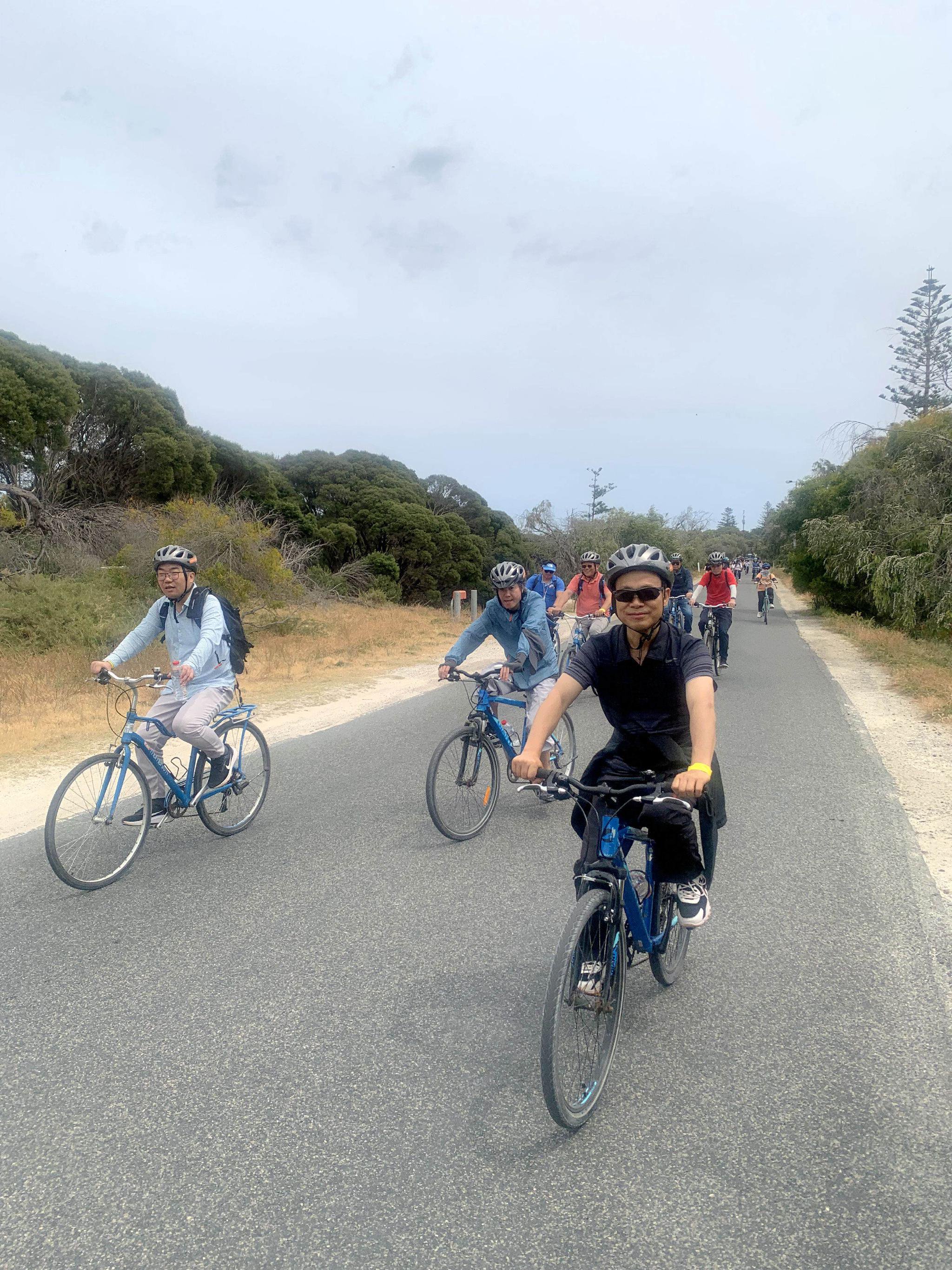 驻珀斯总领事龙定斌出席澳大利亚中国总商会珀斯分会骑行活动|珀斯