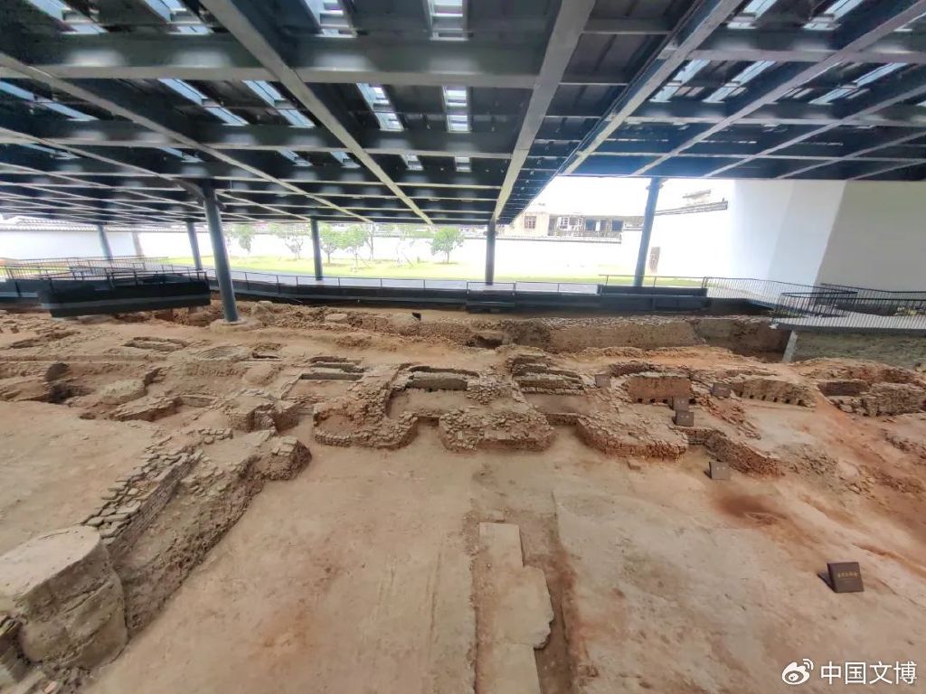 落马桥考古景德镇明清御窑厂遗址是明清时期专为宫廷烧造瓷器的皇家