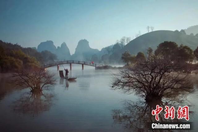 陈琦辉 摄"武夷山水天下无,层峦叠嶂皆画图""武夷占尽人间美,愿乘长风