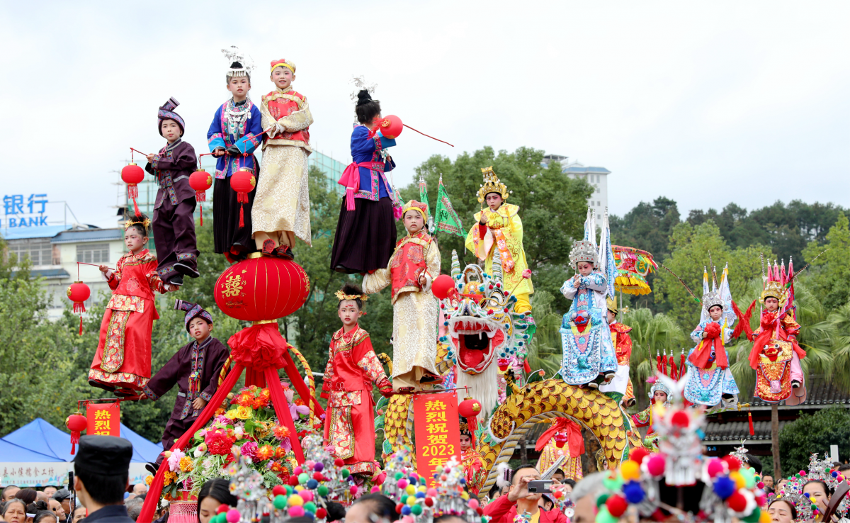 吴川飘色非遗展演.