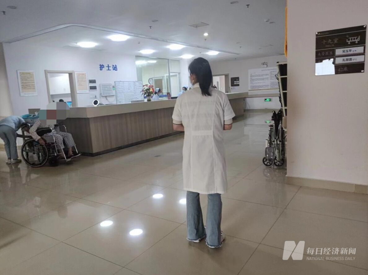 5楼综合科住院部仍有少数患者和医护
