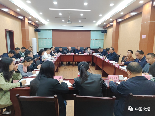 普法先行"法治宣传系列活动第二站,走进綦江区东溪中学