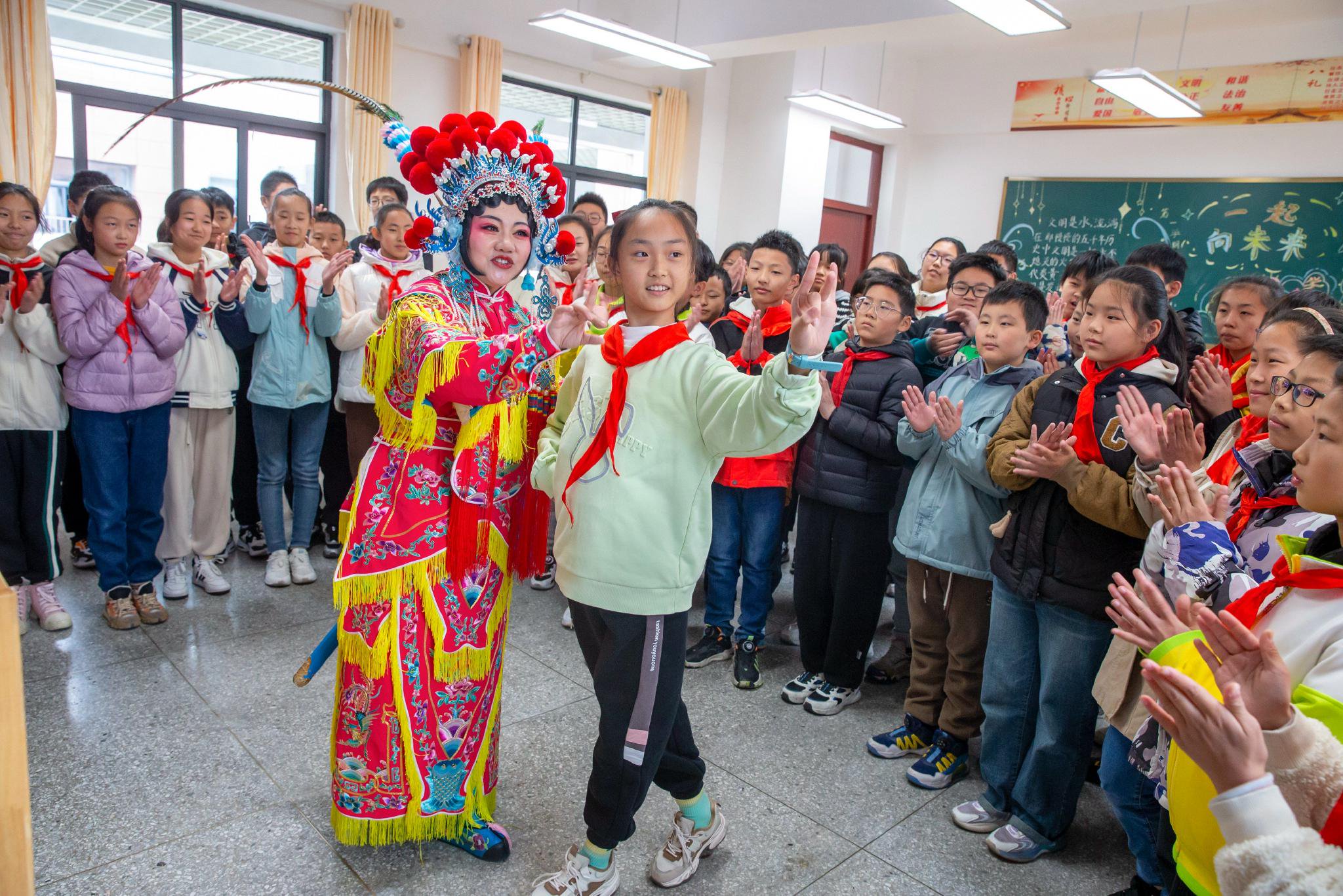 江苏海安:戏曲进校园|江苏省_新浪财经_新浪网