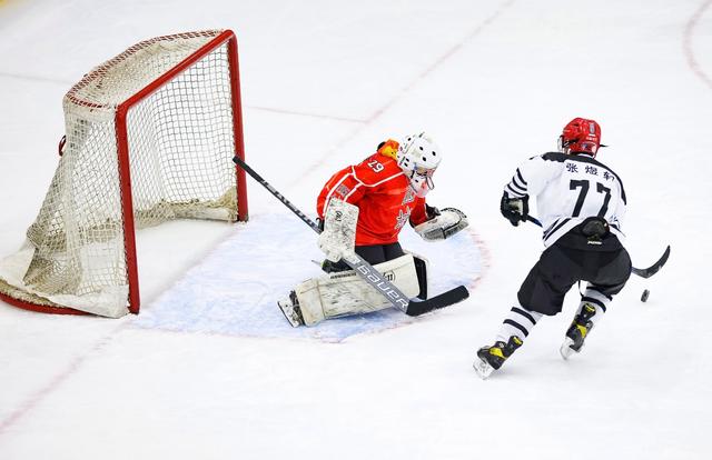 北京市青少年男子冰球运动覆盖了全年龄段. 北京市体育局供图