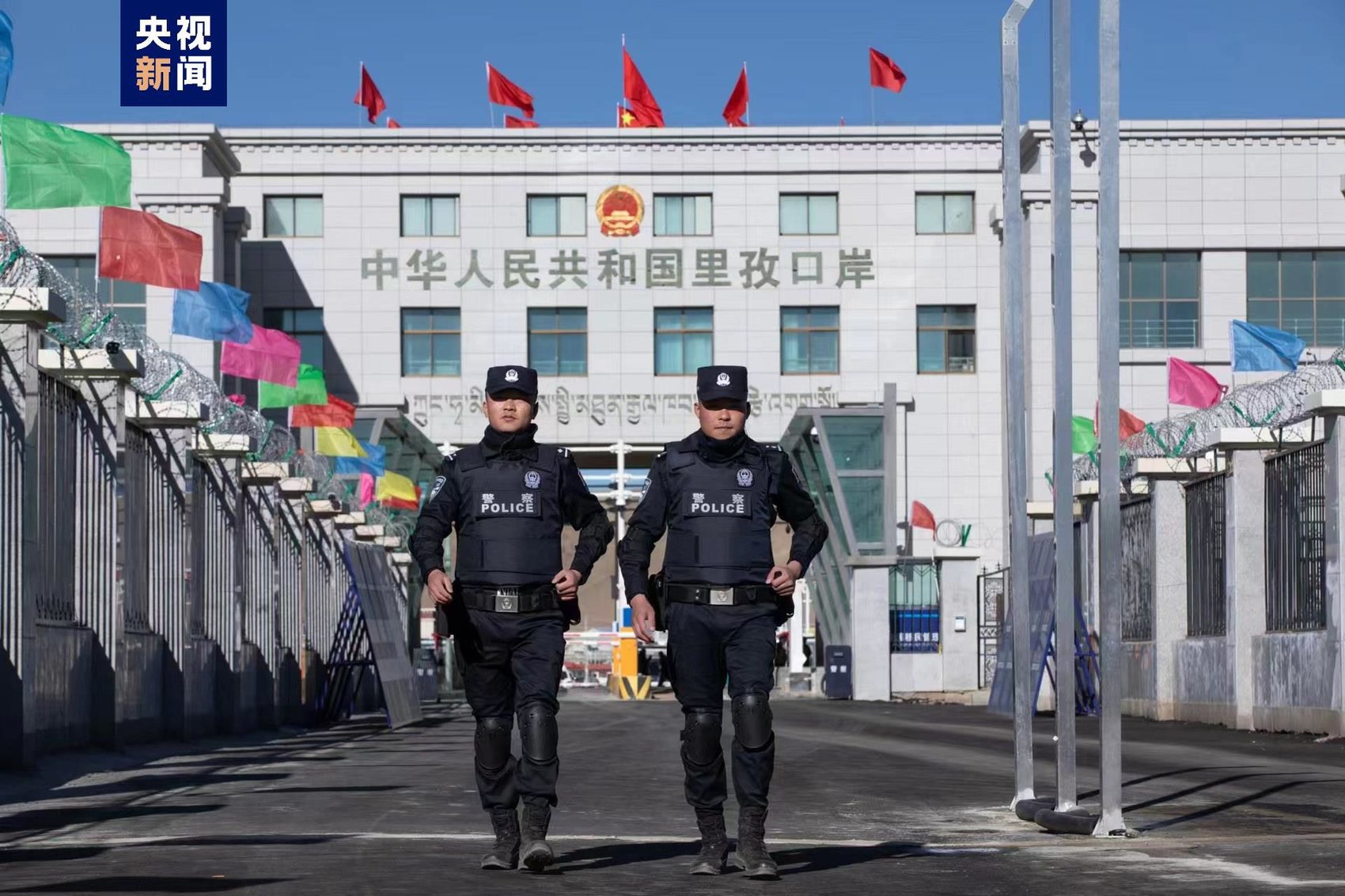 里孜口岸位于西藏自治区日喀则市仲巴县亚热乡境内,海拔4772米,是西藏