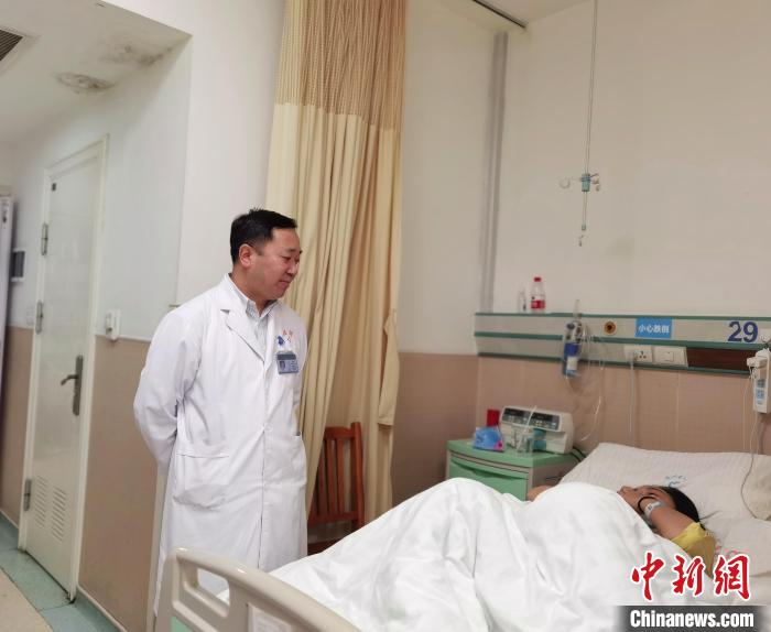 贵州医生张毅:一个为"生命的馈赠与延续"的"嫁接者"|张毅_新浪财经