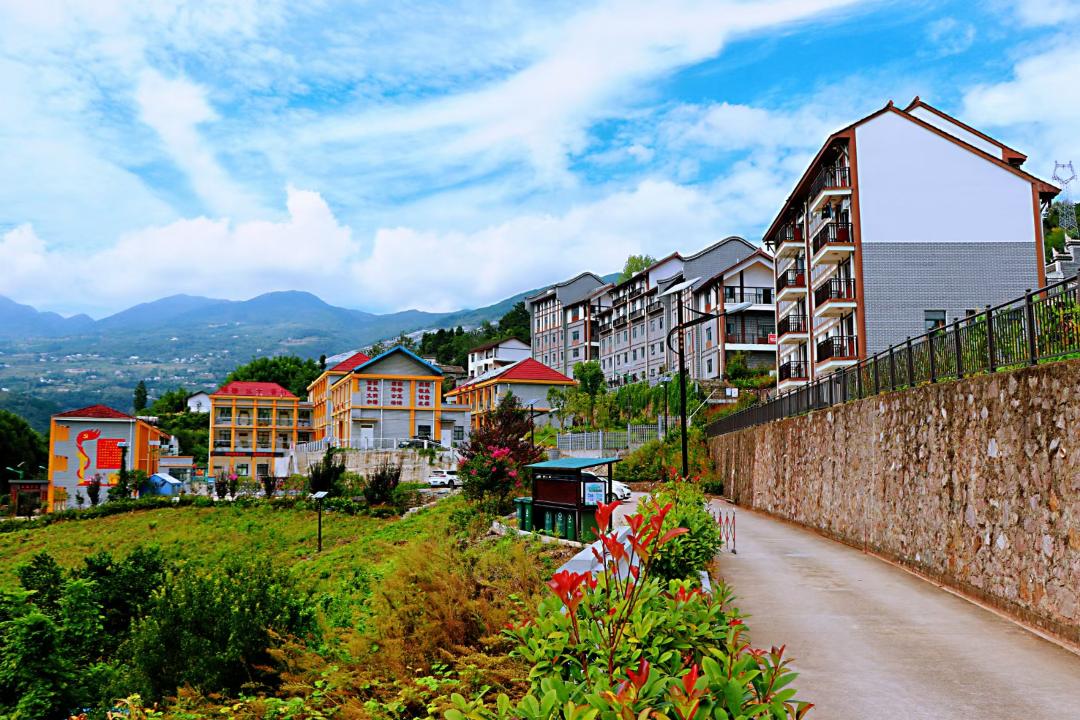 湖北兴山:富美乡村绘新景