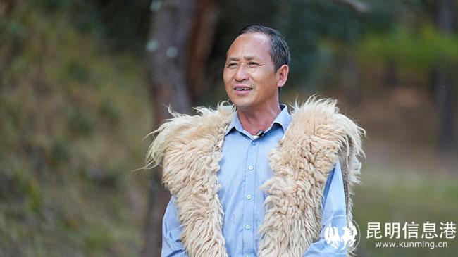 西山打歌县级代表性传承人王四新.记者赵振磊/摄