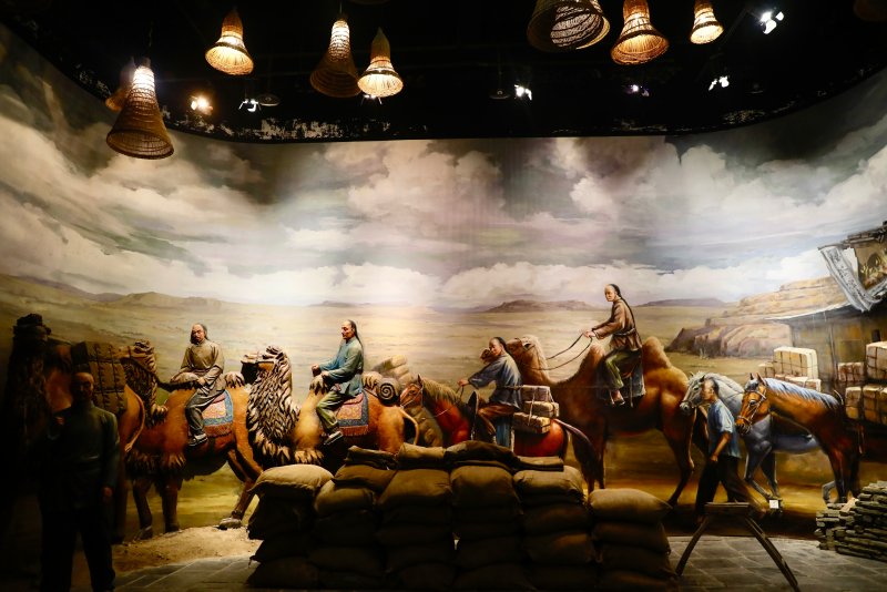 中国茯茶文化博物馆里的陕商运茶商队雕像.