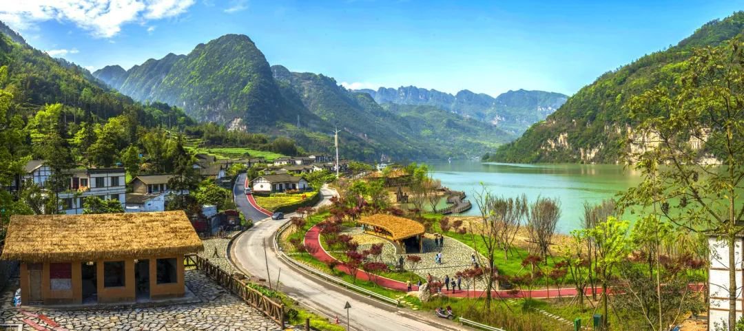 大渡河风景道(乐山段)沿线乡村旅游点峨边先锋村.交通运输厅供图