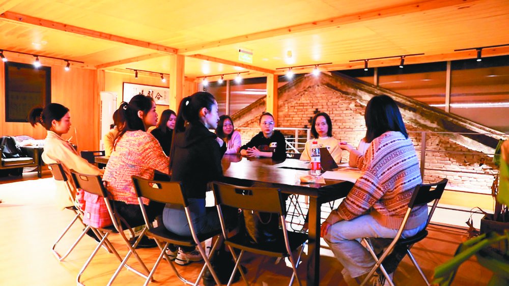 江北区合作村青年国际社区夜校开设表演课