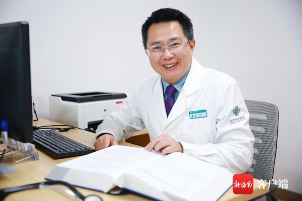 海南省肿瘤医院呼吸内科专家董文教授.陈琳 摄