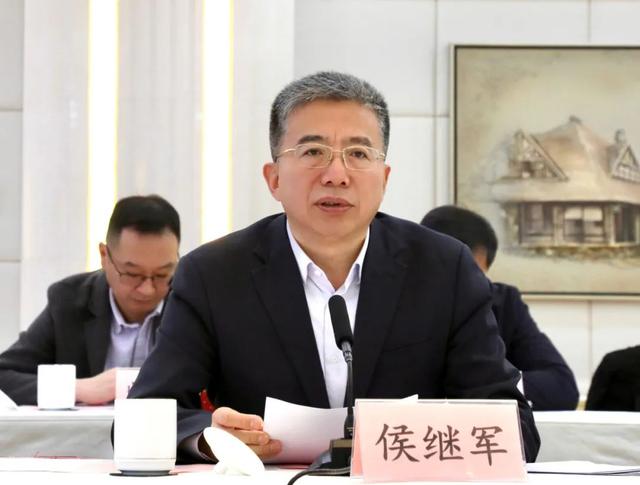 长宁区人民政府区长侯继军