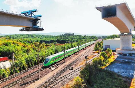 渝昆高铁两座特大桥连续梁同步成功转体|高铁_新浪财经_新浪网