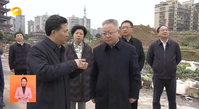 当地媒体披露了现场画面:另外,沈晓明还不打招呼暗访了鹤城区天星