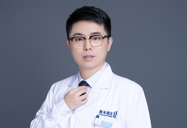 雍禾植发医生刘光耀:对每个毛囊都温柔以待|医疗植发|患者|手术|老人|毛发_手机新浪网