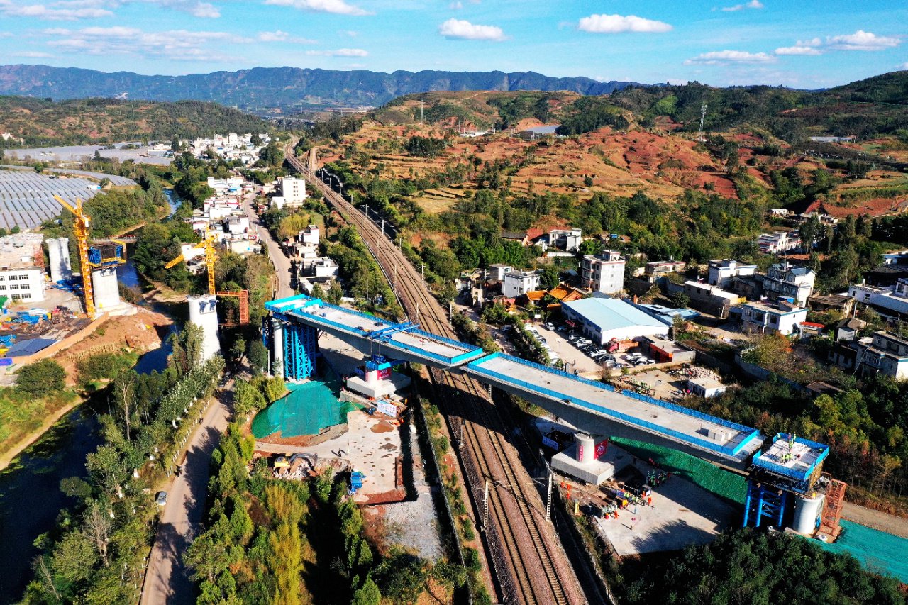 渝昆高铁两座特大桥连续梁同时成功转体|高铁_新浪财经_新浪网