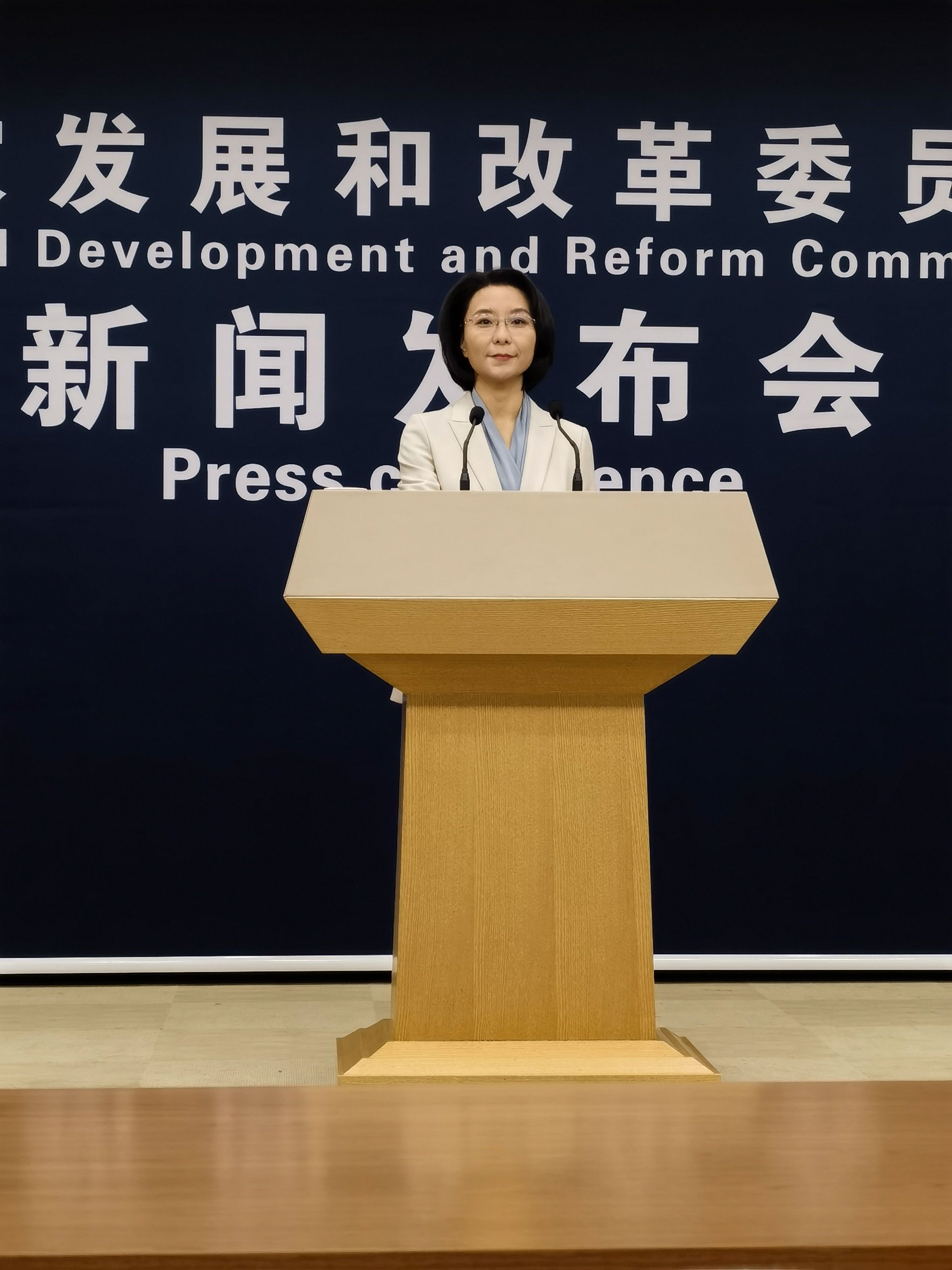 图:国家发展改革委政策研究室副主任,新闻发言人李超(摄影:杜雨萌)