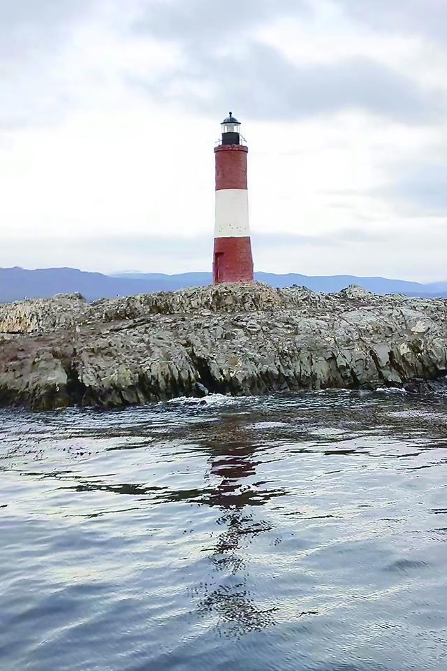 图片说明3:世界尽头的灯塔