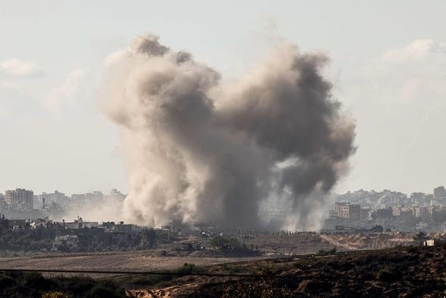 当地时间11月16日,以色列轰炸加沙地带.