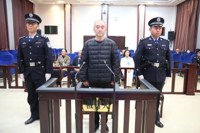 被控受贿3079万余元,甘肃省体育局原副局长曹正民受审|体育局_新浪