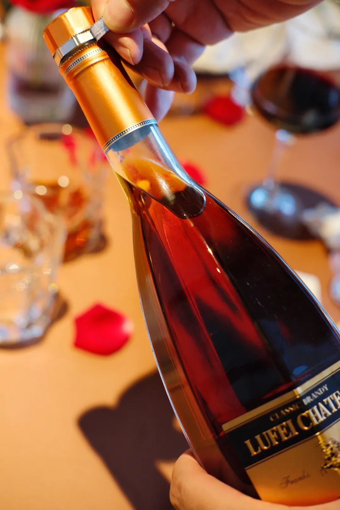 法国百年酒庄出品,20年橡木桶陈酿,典藏xo白兰地!