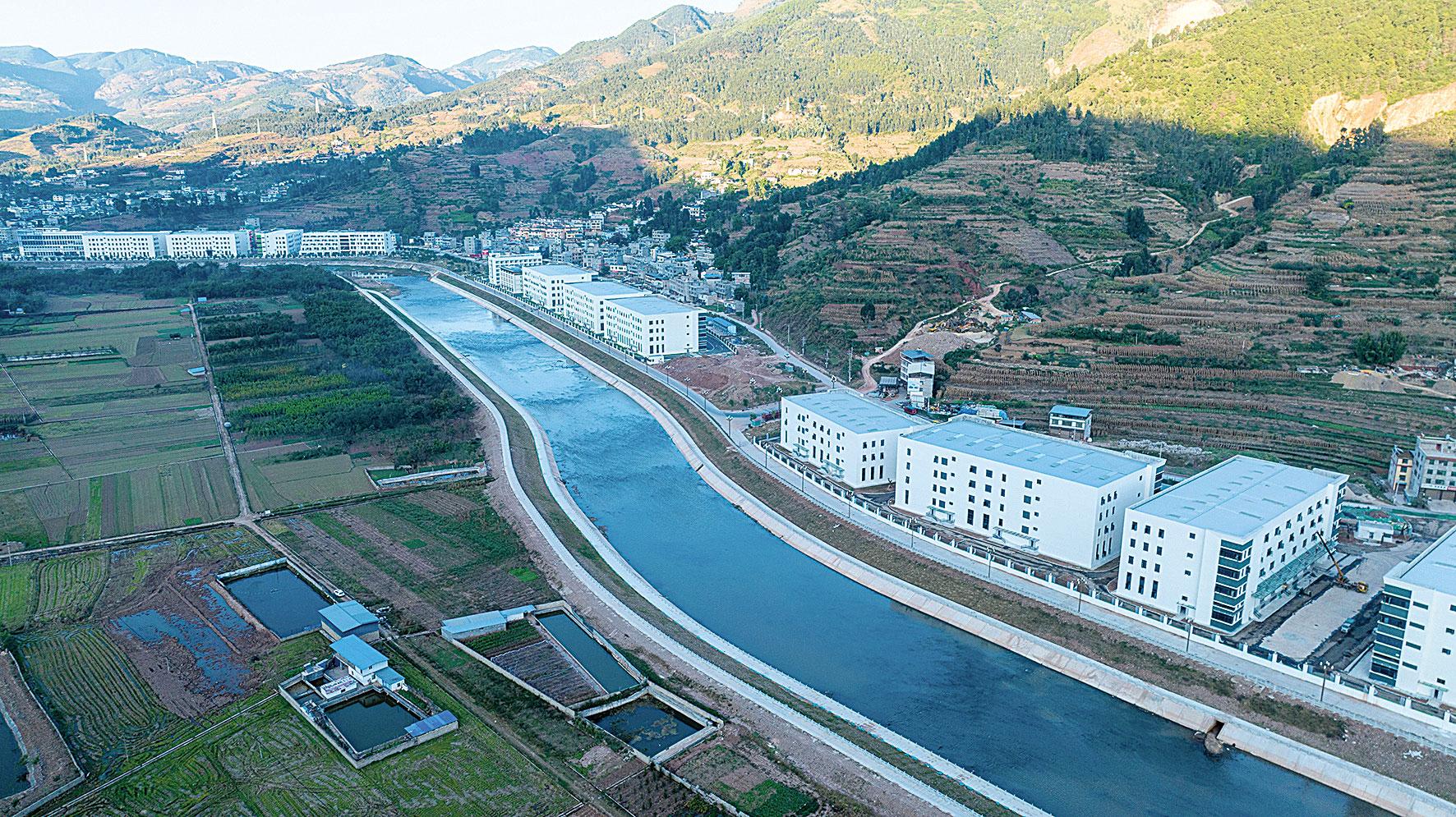 聂剑建 摄□ 唐元龙 张学军会东县地处四川省西南部,凉山正南方,是