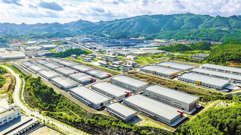 龙里经济开发区卡布国际婴童用品产业园一角.