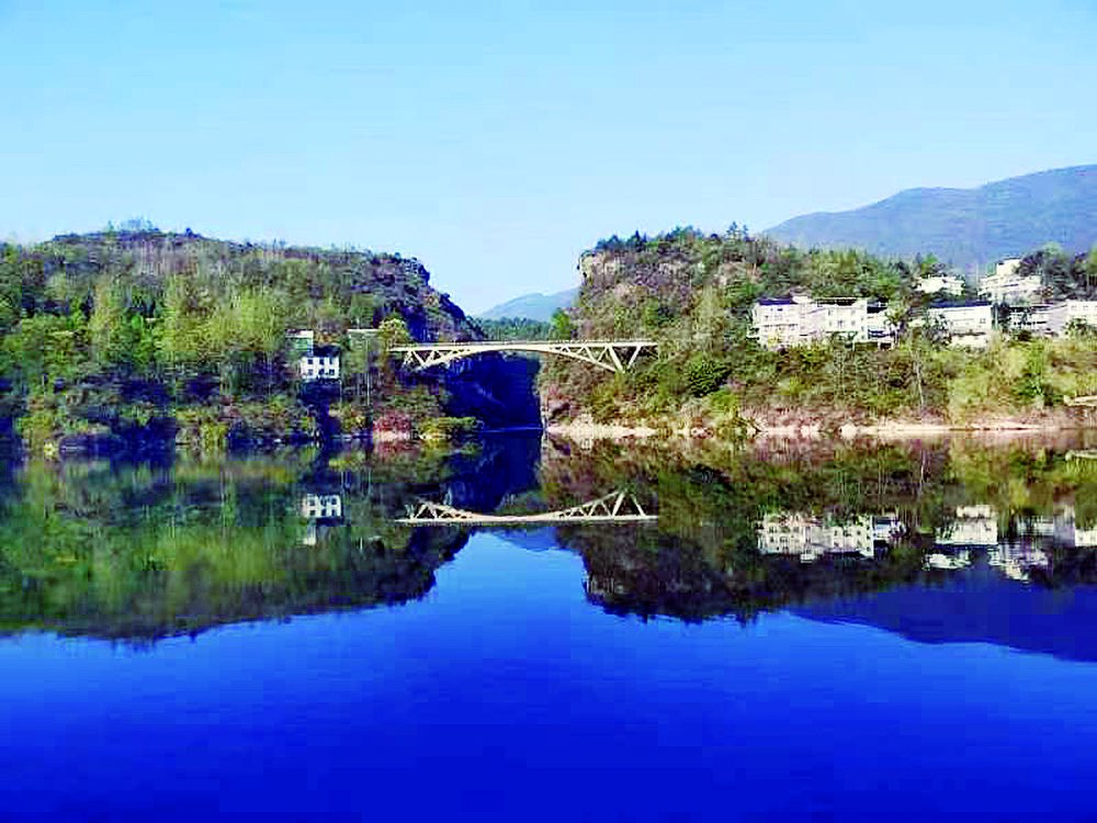 黔江区阿蓬江神龟峡口(门栓峡)远景(重庆市作协会员熊定质供图)