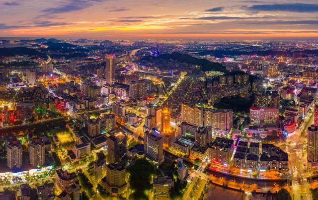 东莞虎门:一心"衣"意,"领"尚潮流|东莞市_新浪财经_新浪网