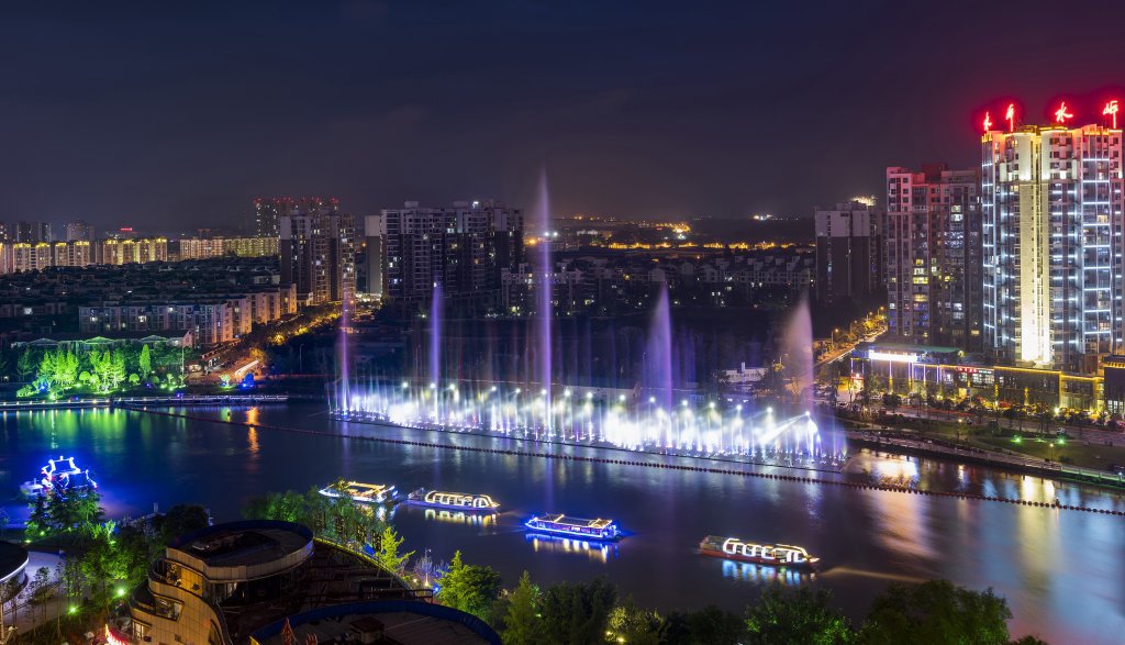 金堂县夜景.吴顺益 摄