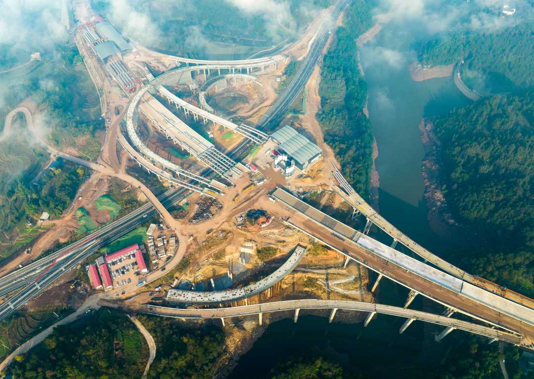 重庆市南川区河图镇,渝湘复线高速公路河图枢纽互通项目窄幅钢箱梁