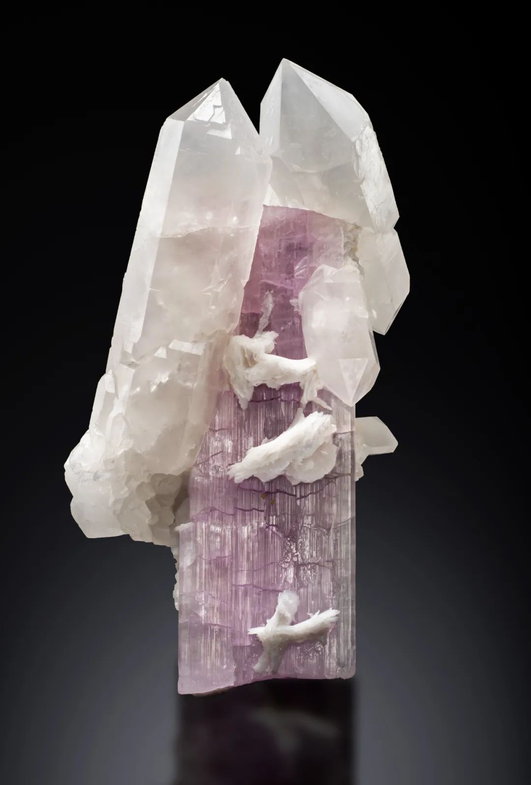 锂辉石 产地:阿富汗