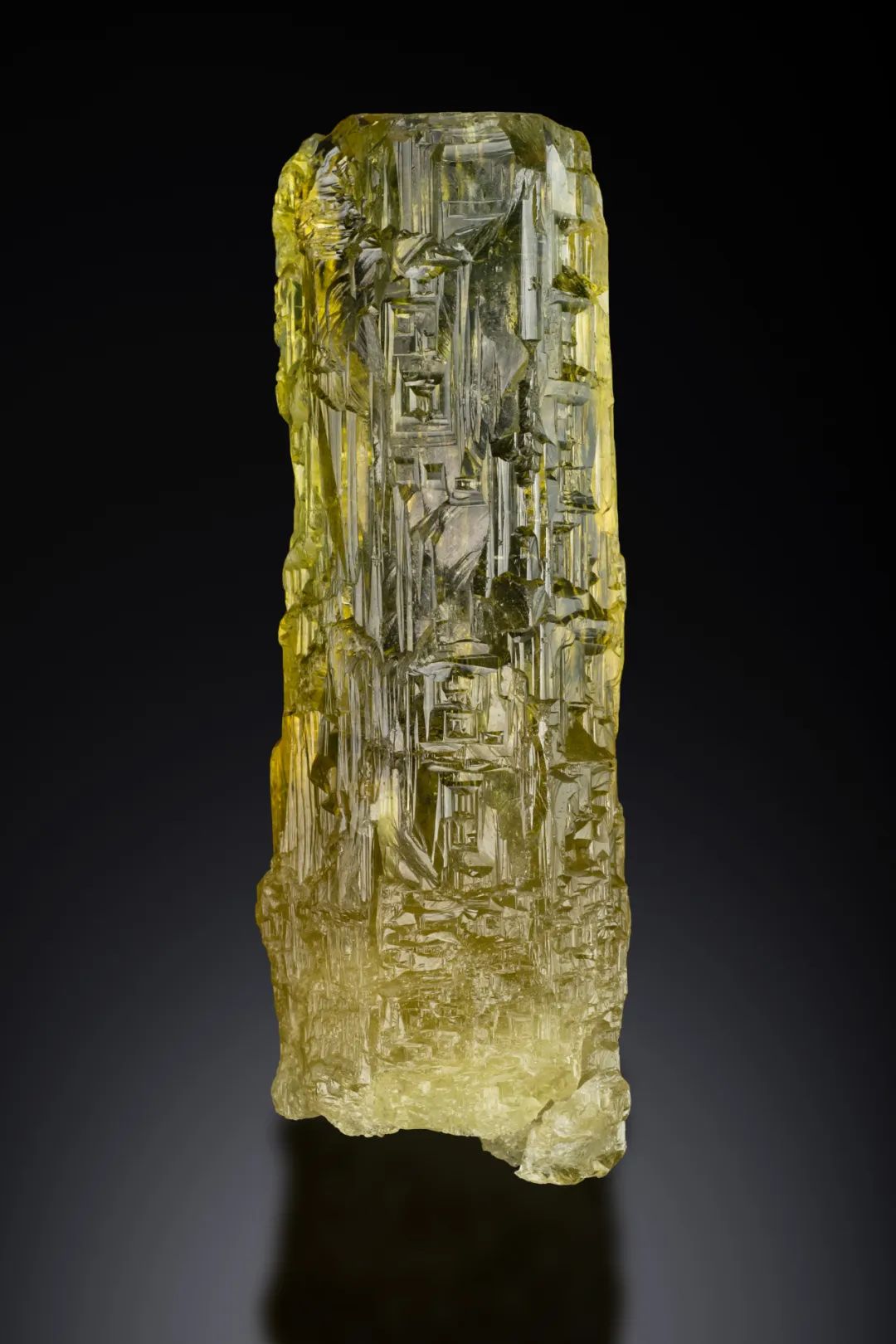 金绿柱石 产地:乌克兰