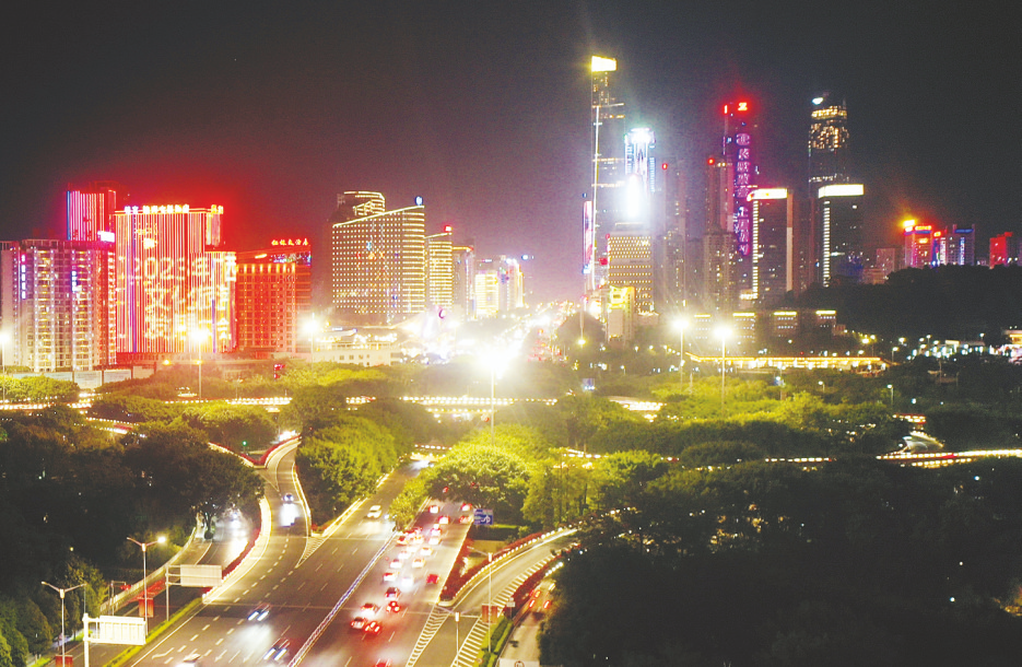 &nbsp;&nbsp;&nbsp;&nbsp;东盟商务区高楼林立,夜景展现南宁风情&nbsp