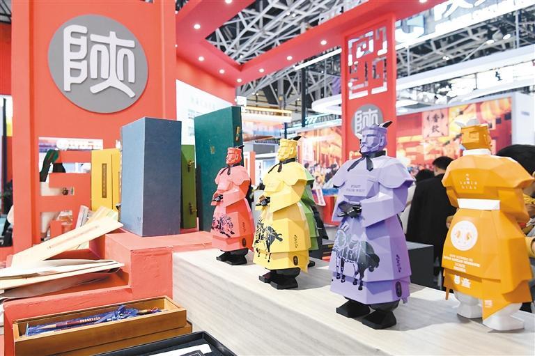 陕西文物展厅的文创产品 记者 郝钟毓 摄
