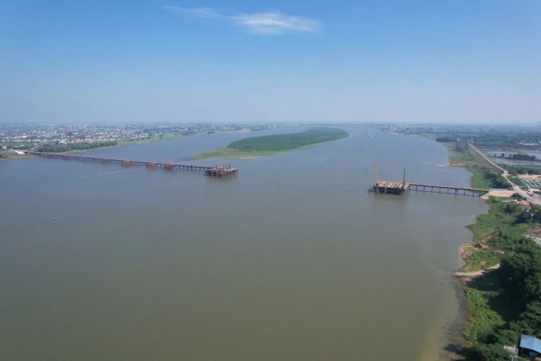 樟树港湘江大桥栈桥据悉,樟树港湘江大桥建成通车后,将在湘阴县南部