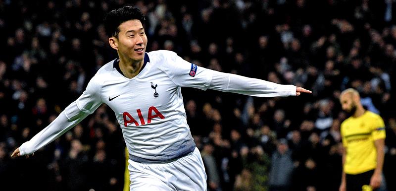 依旧愿意把两支球队的头牌球星拿出来进行比较:韩国队的孙兴慜,中国队