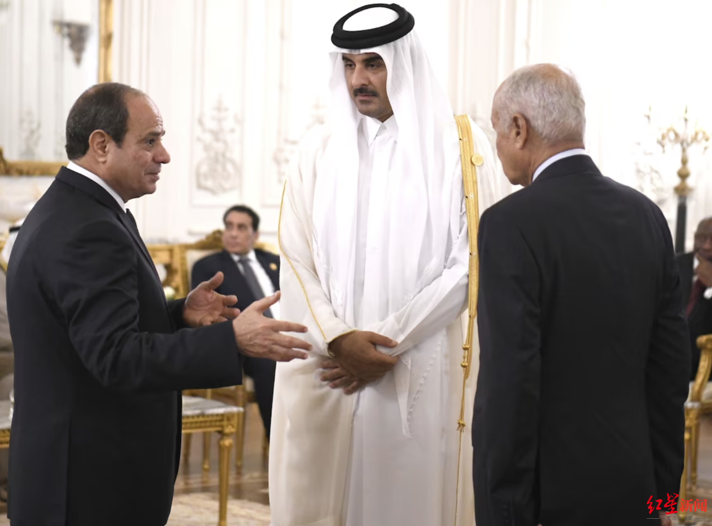 埃及总统塞西(左),卡塔尔埃米尔(国家元首)塔米姆(中)和阿拉伯联盟