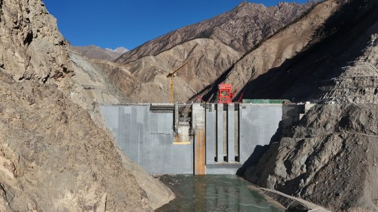 黑河首座骨干调蓄工程黄藏寺水利枢纽下闸蓄水|黑河市_新浪财经_新浪