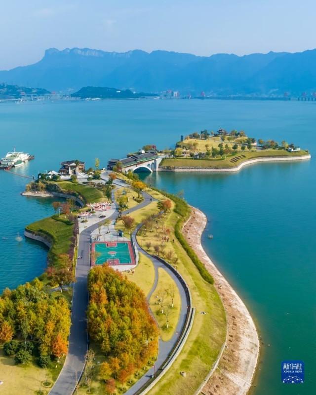 这是11月22日拍摄的三峡库区湖北省宜昌市秭归县木鱼岛天问公园(无人
