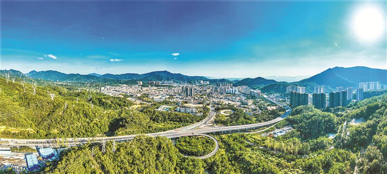 11月23日,大鹏新区葵涌环城西路全线双向通车.