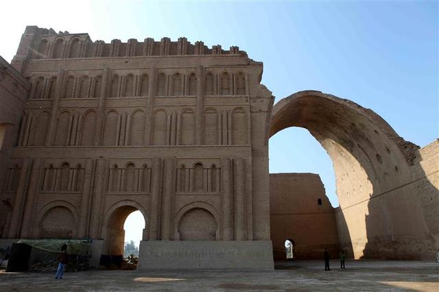 伊拉克首都巴格达东南32公里处的著名古城遗迹,曾经是波斯萨珊王朝的