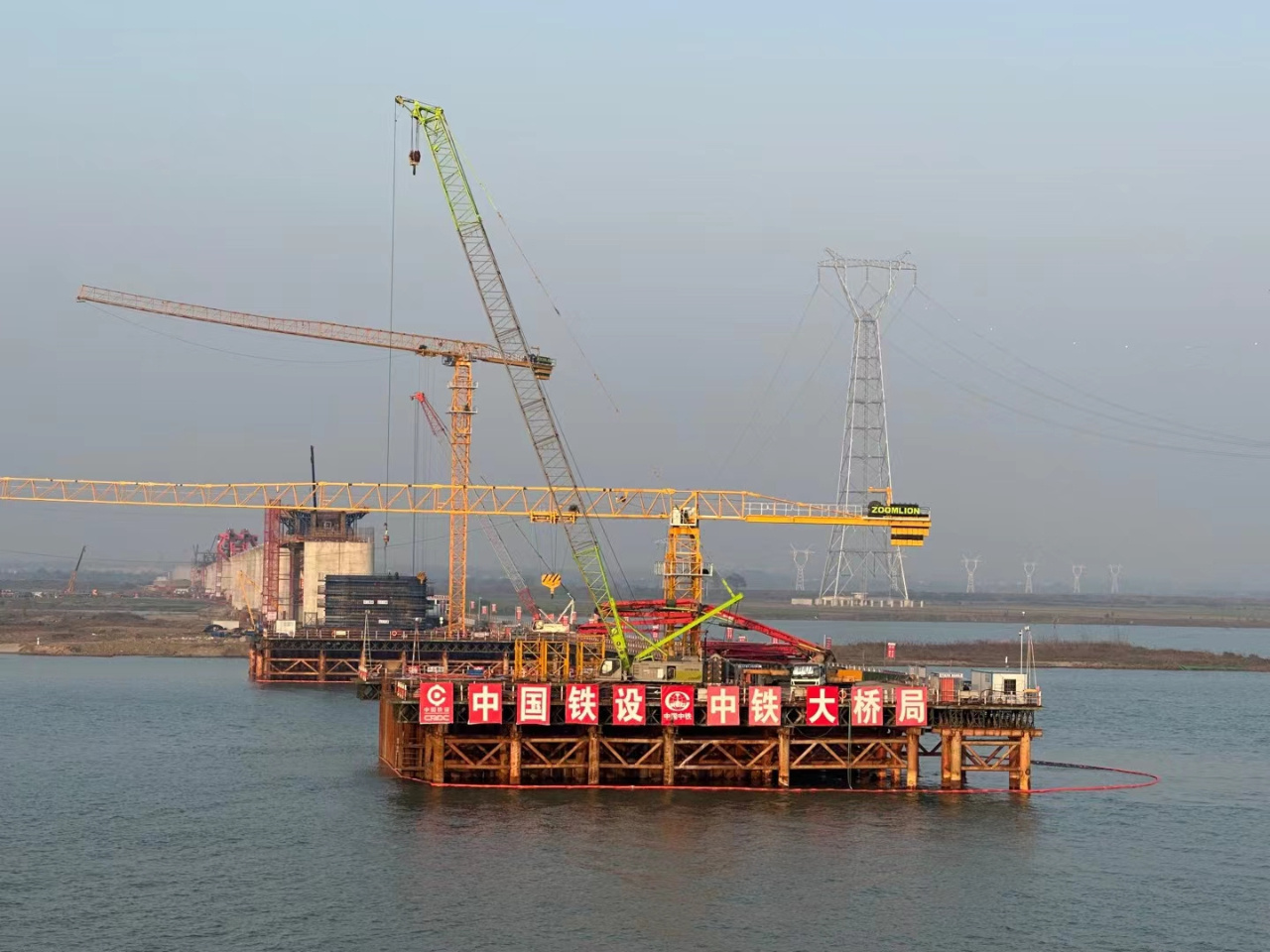 湖北宜城汉江特大桥中主墩二级承台及首节墩身浇筑完成|湖北省_新浪