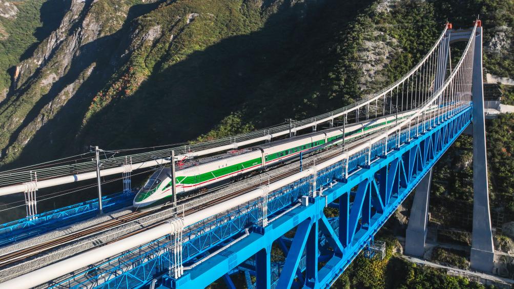 (中国铁路昆明局集团公司供图)