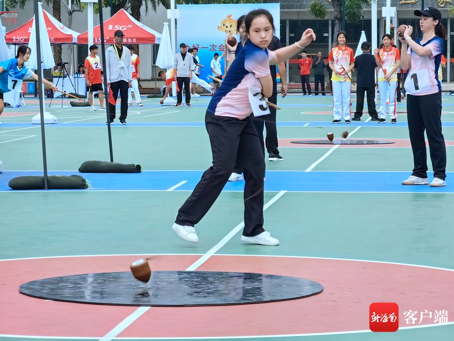 海南省七届民族运动会陀螺项目开赛 66名运动员角逐竞技|运动会_新浪