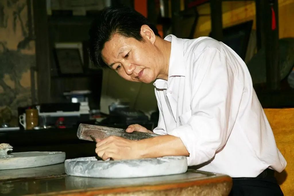 柳新祥大师.肇庆市端砚协会供图