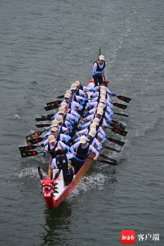 记者沙晓峰摄本次龙舟项目竞赛共分为三个组别,分别为男子组,女子组