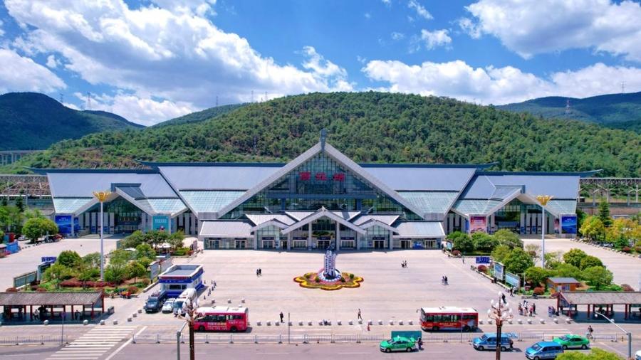 丽江至香格里拉铁路丽江站.杨紫轩摄