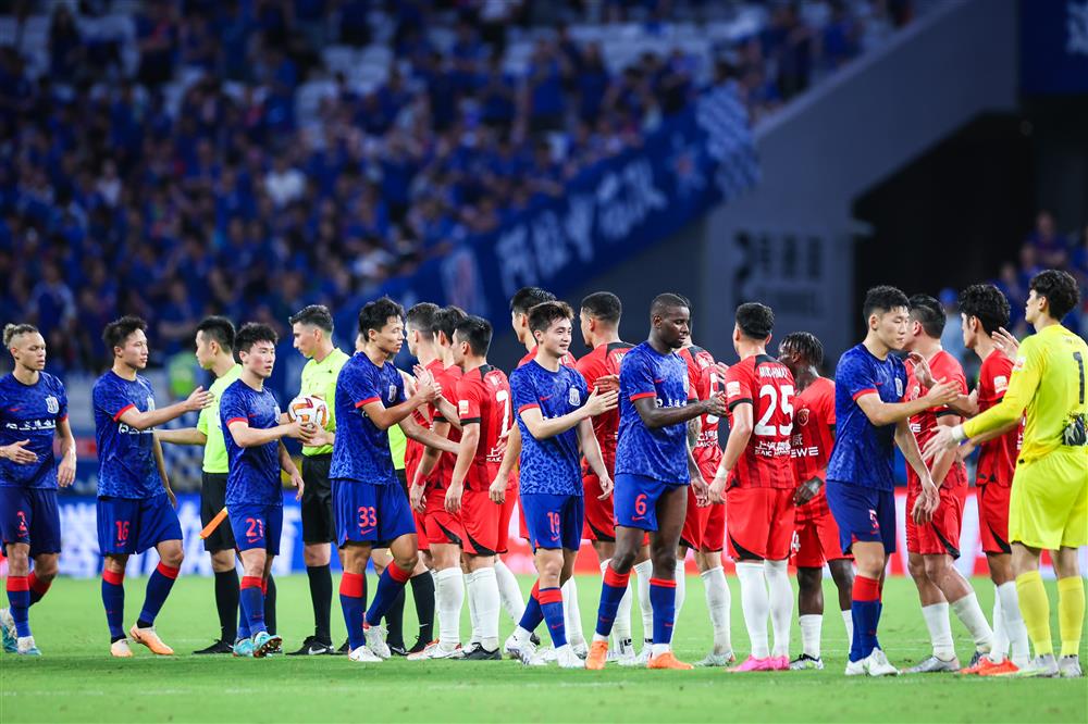 观察:申花称霸杯赛,海港登顶联赛,再回首,我们到底如何正确面对上海